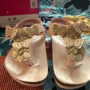 Butterfly Embellished Kids Sandals - Pink and Gold